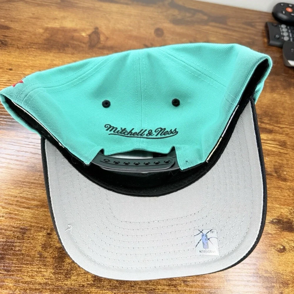 Mitchell & Ness Vancouver Grizzlies Snapback Hat Hardwood Classics NBA Teal